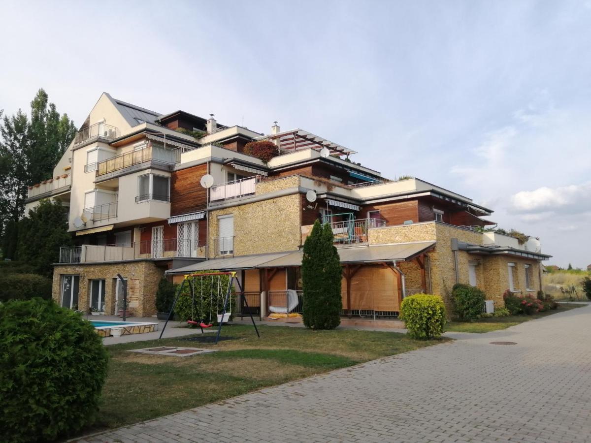 Wildflower Apartment Балатонфюред Екстер'єр фото